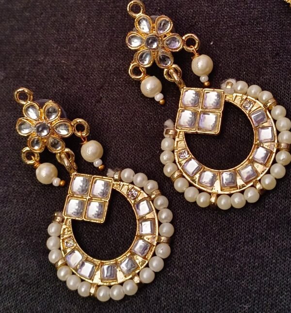 Rajasthani White Kundan Jewellery Set - Image 2